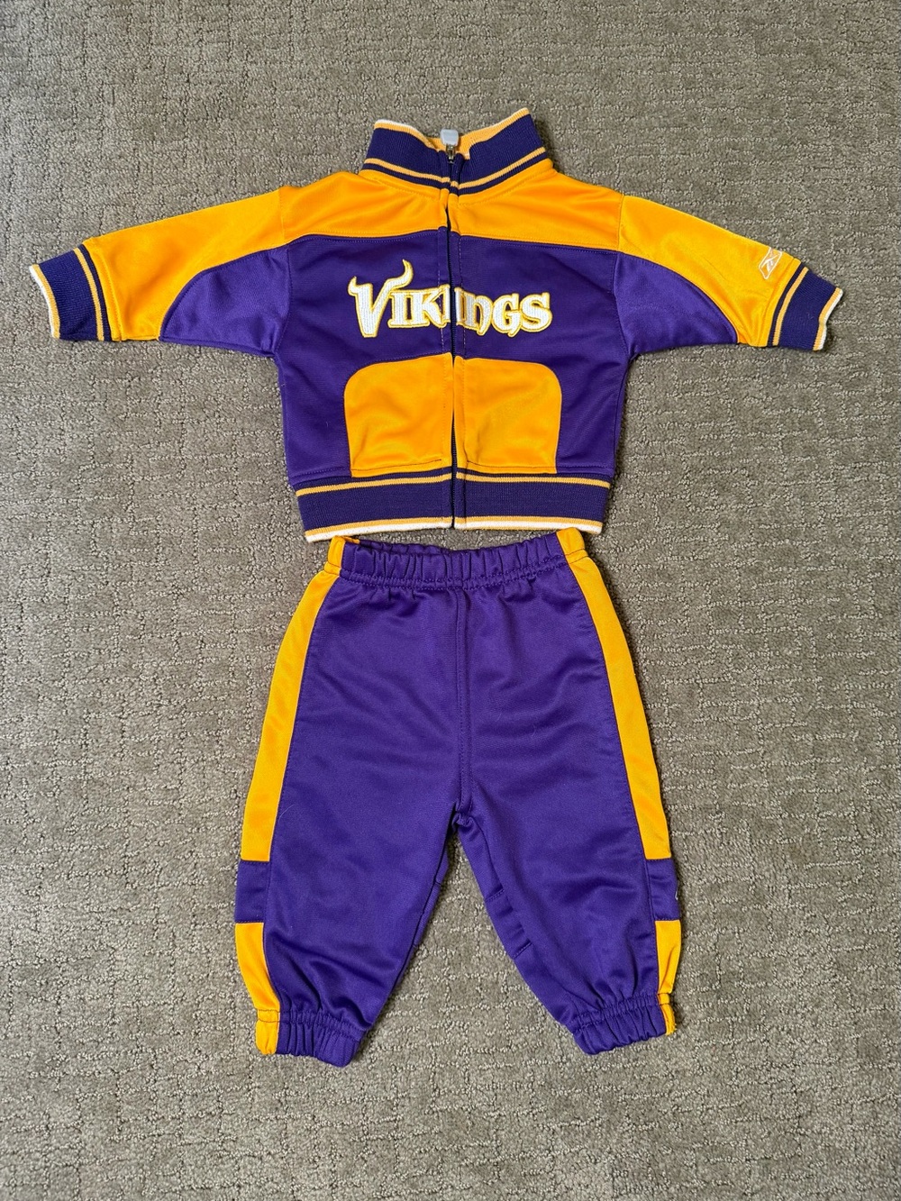 Minnesota Vikings NFL Infant Football Purple and Yellow Tracksuit 3-6 Month